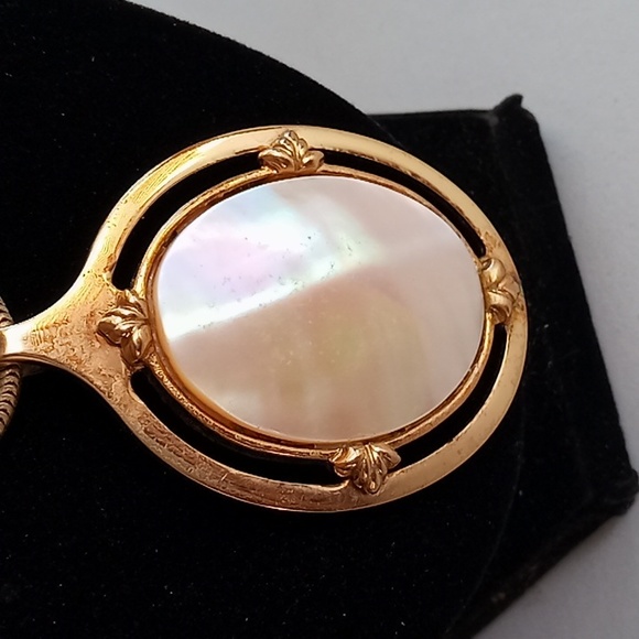 Whiting & Davis mother of pearl pendant + chain - Picture 2 of 4